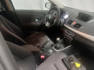 Renault Mégane Megane III Grandtour (KZ) Combi 5-drs 1.6 16V (K4M-858(K4M-R8)) [81kW]=
  (05-2009/08-2015) picture 9