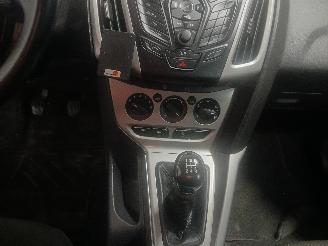 Ford Focus Focus 3 Hatchback 1.0 Ti-VCT EcoBoost 12V 100 (M2DA(Euro 5)) [74kW]  (=
02-2012/05-2018) picture 17