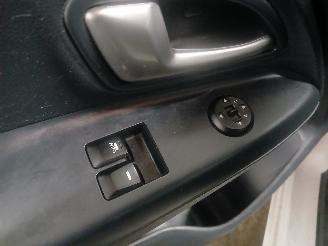 Kia Rio Rio III (UB) Hatchback 1.4 CVVT 16V (G4FA) [80kW]  (09-2011/12-2017) picture 13