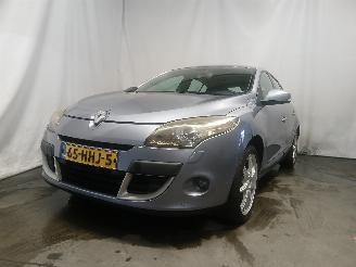 uszkodzony samochody osobowe Renault Mégane Megane III Berline (BZ) Hatchback 5-drs 1.6 16V (K4M-858(K4M-R8)) [81k=
W]  (10-2008/03-2017) 2008/11