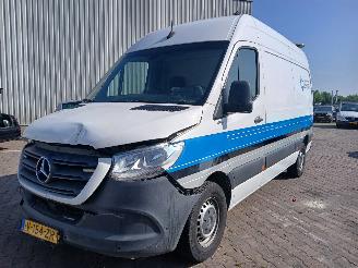 Mercedes Sprinter Sprinter 3,5t (907.6/910.6) Van 316 CDI 2.1 D RWD (OM651.958) [120kW] =
 (02-2018/12-2021) picture 3