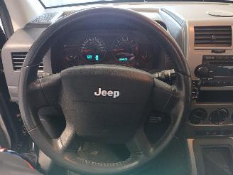 Jeep Compass Compass I (MK49) SUV 2.4 16V 4x4 (ERZ) [125kW]  (09-2006/12-2016) picture 11