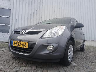 uszkodzony samochody osobowe Hyundai I-20 i20 Hatchback 1.2i 16V (G4LA) [57kW]  (09-2008/12-2012) 2012/3