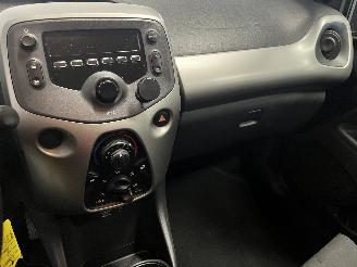 Citroën C1 C1 Hatchback 1.0 Vti 68 12V (1KR-FE(CFB)) [51kW]  (04-2014/04-2018) picture 21