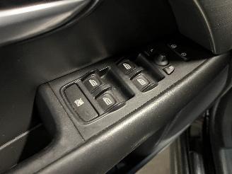 Volvo V-40 V40 (MV) Hatchback 5-drs 1.6 D2 (D4162T) [84kW]  (03-2012/12-2016) picture 13