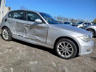 BMW 1-serie 1 serie (E87/87N) Hatchback 5-drs 116i 1.6 16V (N45-B16A) [85kW]  (06-=
2004/06-2011) picture 6