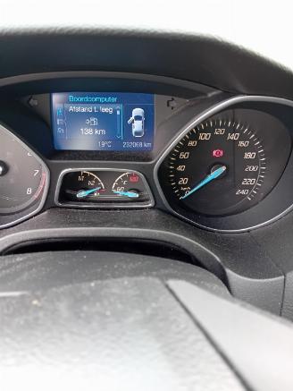 Ford Focus Focus 3 Wagon Combi 1.0 Ti-VCT EcoBoost 12V 100 (M2DA(Euro 5)) [74kW] =
 (02-2012/05-2018) picture 2