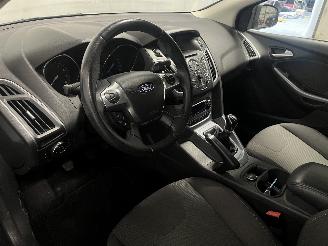 Ford Focus Focus 3 Wagon Combi 1.0 Ti-VCT EcoBoost 12V 100 (M2DA(Euro 5)) [74kW] =
 (02-2012/05-2018) picture 12