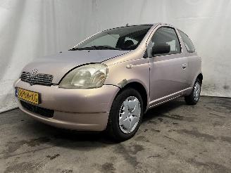 Toyota Yaris Yaris (P1) Hatchback 1.3 16V VVT-i (2SZFE) [63kW]  (08-1999/11-2005) picture 3