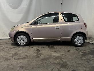 Toyota Yaris Yaris (P1) Hatchback 1.3 16V VVT-i (2SZFE) [63kW]  (08-1999/11-2005) picture 4