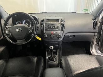 Kia Cee d Cee'd Sporty Wagon (EDF) Combi 1.4 16V (G4FA) [80kW]  (09-2007/12-2012=
) picture 15