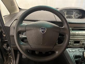 Lancia Musa Musa MPV 1.4 16V (843.A.1000) [70kW]  (10-2004/09-2012) picture 17