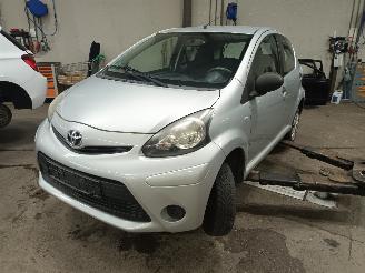 rozbiórka samochody osobowe Toyota Aygo Aygo (B10) Hatchback 1.0 12V VVT-i (1KR-FE) [50kW]  (07-2005/05-2014) 2013/8