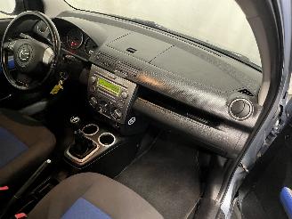 Mazda 2 2 (NB/NC/ND/NE) Hatchback 1.4 16V (FXJA) [58kW]  (04-2003/06-2007) picture 8