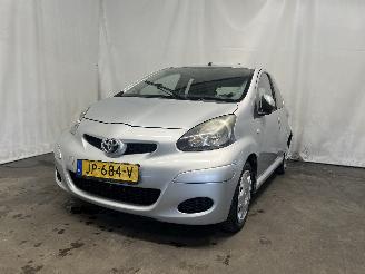 škoda osobní automobily Toyota Aygo Aygo (B10) Hatchback 1.0 12V VVT-i (1KR-FE) [50kW]  (07-2005/05-2014) 2010/1