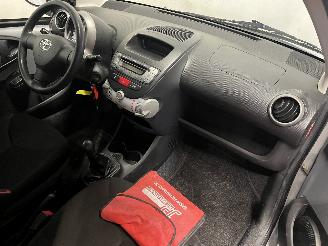 Toyota Aygo Aygo (B10) Hatchback 1.0 12V VVT-i (1KR-FE) [50kW]  (07-2005/05-2014) picture 11