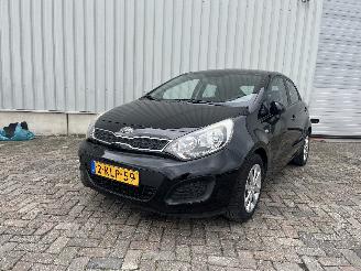 Unfallwagen Kia Rio Rio III (UB) Hatchback 1.2 CVVT 16V (G4LA5) [63kW]  (09-2011/12-2017) 2013/6