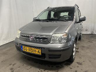 Voiture accidenté Fiat Panda Panda (169) Hatchback 1.2, Classic (169.A.4000(Euro 5)) [51kW]  (03-20=
10/08-2013) 2010/8