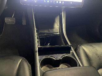 Tesla Model 3 Model 3 Sedan Long Range 72kWh (3D6) [192kW]  (01-2017/...) picture 17