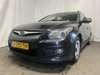 krockskadad bil auto Hyundai I-30 i30 Crosswagon (WWH) Combi 1.4 CVVT 16V (G4FA) [80kW]  (11-2009/06-201=
2) 2011/11
