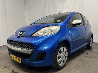 uszkodzony samochody osobowe Peugeot 107 107 Hatchback 1.0 12V (384F(1KR)) [50kW]  (06-2005/05-2014) 2010/95