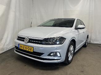 Damaged car Volkswagen Polo Polo VI (AW1) Hatchback 5-drs 1.0 TSI 12V (DUSB) [70kW]  (06-2017/...)= 2020/1