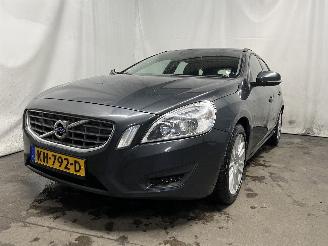 krockskadad bil auto Volvo V-60 V60 I (FW/GW) Combi 1.6 DRIVe (D4162T) [84kW]  (02-2011/12-2015) 2011/11