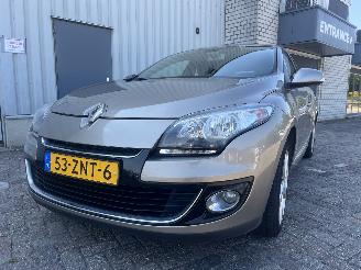 Voiture accidenté Renault Mégane Megane III Berline (BZ) Hatchback 5-drs 1.2 16V TCE 115 (H5F-408(H5F-F=
4)) [85kW]  (03-2012/02-2016) 2013/1