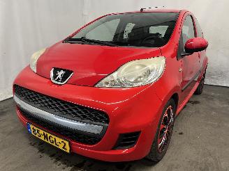 Schadeauto Peugeot 107 107 Hatchback 1.0 12V (384F(1KR)) [50kW]  (06-2005/05-2014) 2010/9