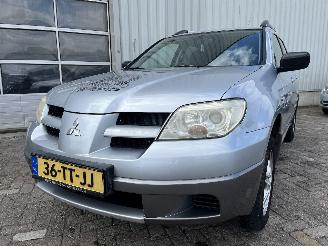 Coche accidentado Mitsubishi Outlander Outlander (CU) SUV 2.0 16V 4x2 (4G63(16V)) [100kW]  (05-2003/10-2006) 2007/1