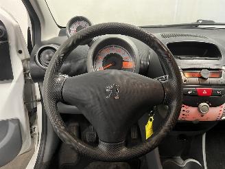 Peugeot 107 107 Hatchback 1.0 12V (384F(1KR)) [50kW]  (06-2005/05-2014) picture 14