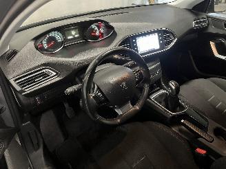 Peugeot 308 308 (L3/L8/LB/LH/LP) Hatchback 5-drs 1.2 12V VTi PureTech 82 (EB2F(HMZ=
)) [60kW]  (09-2013/06-2021) picture 11