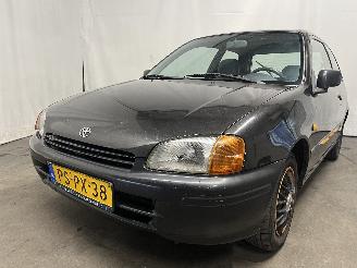 skadebil auto Toyota Yaris Yaris (P1) Hatchback 1.3 16V VVT-i (2SZFE) [63kW]  (08-1999/11-2005) 2002/8