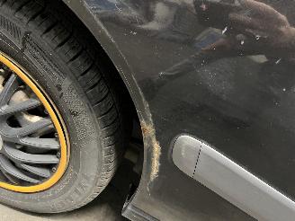 Toyota Yaris Yaris (P1) Hatchback 1.3 16V VVT-i (2SZFE) [63kW]  (08-1999/11-2005) picture 13