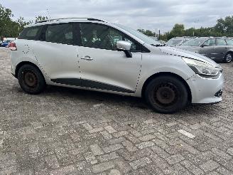 Renault Clio Clio IV Estate/Grandtour (7R) Combi 5-drs 1.5 Energy dCi 90 FAP (K9K-6=
08(K9K-B6)) [66kW]  (11-2012/08-2021) picture 8