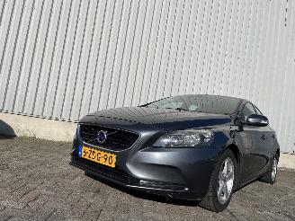 Avarii autoturisme Volvo V-40 V40 (MV) Hatchback 5-drs 1.6 D2 (D4162T) [84kW]  (03-2012/12-2016) 2014/3