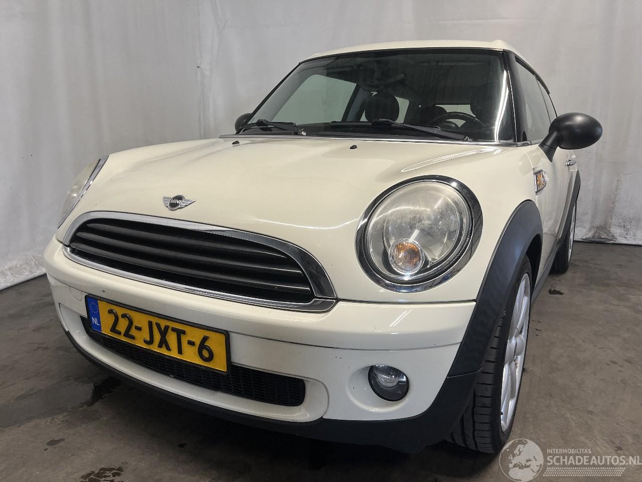 Mini Clubman Clubman (R55) Combi 1.4 16V One (N12-B14A) [70kW]  (03-2009/02-2010)