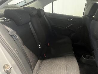 Skoda Rapid Rapid Liftback 1.2 TSI (CBZA) [63kW]  (07-2012/05-2015) picture 11