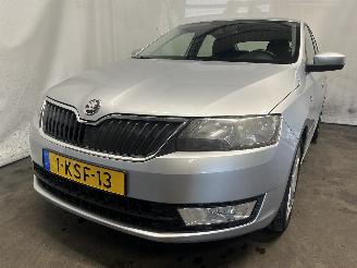 krockskadad bil auto Skoda Rapid Rapid Liftback 1.2 TSI (CBZA) [63kW]  (07-2012/05-2015) 2013/7