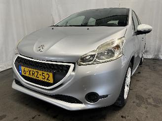 Avarii autoturisme Peugeot 208 208 I (CA/CC/CK/CL) Hatchback 1.0 Vti 12V PureTech (EB0(ZMZ)) [50kW]  =
(03-2012/12-2019) 2014/10