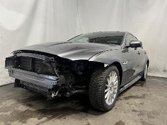 skadebil auto Jaguar XE XE Sedan 2.0 D E-Performance 16V (204DTD(AJ20D4)) [120kW]  (03-2015/..=
=2E) 2015/6