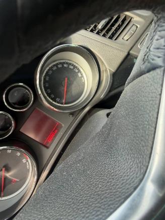 Opel Insignia Insignia Sports Tourer Combi 1.4 Turbo 16V Ecotec (A14NET(Euro 5)) [10=
3kW]  (04-2011/03-2017) picture 2