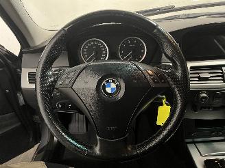 BMW 5-serie 5 serie (E60) Sedan 525i 24V (M54-B25(256S5)) [141kW]  (09-2003/02-200=
5) picture 18