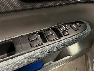 Subaru Forester Forester (SG) SUV 2.0 16V X (EJ201) [92kW]  (06-2002/05-2005) picture 13