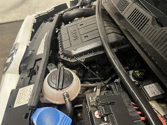 Volkswagen Up! Up! (121) Hatchback 1.0 12V 75 (CHYB) [55kW]  (08-2011/11-2019) picture 6