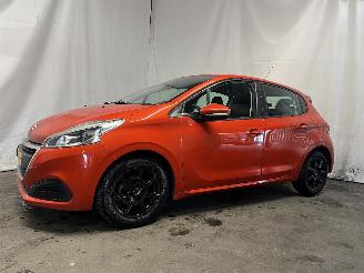 škoda osobní automobily Peugeot 208 208 I (CA/CC/CK/CL) Hatchback 1.2 Vti 12V PureTech 82 (EB2F(HMZ)) [60k=
W]  (03-2012/12-2019) 2015/10