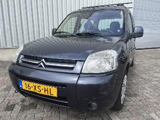 Voiture accidenté Citroën Berlingo Berlingo Cinqspace, Multispace MPV 1.6 16V (TU5JP4(NFU)) [80kW]  (10-2=
000/12-2011) 2007/9