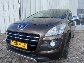 Vaurioauto  passenger cars Peugeot 3008 3008 I (0U/HU) MPV 2.0 HYbrid4 16V (DW10CTED4(RHC)) [147kW]  (02-2011/=
08-2016) 2013/11