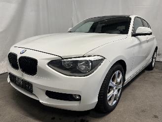 damaged passenger cars BMW 1-serie 1 serie (F20) Hatchback 5-drs 114i 1.6 16V (N13-B16A) [75kW]  (07-2012=
/02-2015) 2012/9