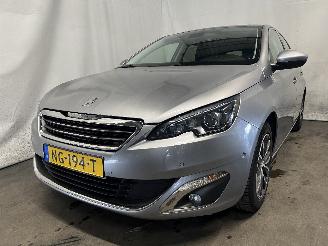 Schadeauto Peugeot 308 308 (L3/L8/LB/LH/LP) Hatchback 5-drs 1.2 12V e-THP PureTech 130 (EB2DT=
S(HNY)) [96kW]  (11-2013/06-2021) 2017/2